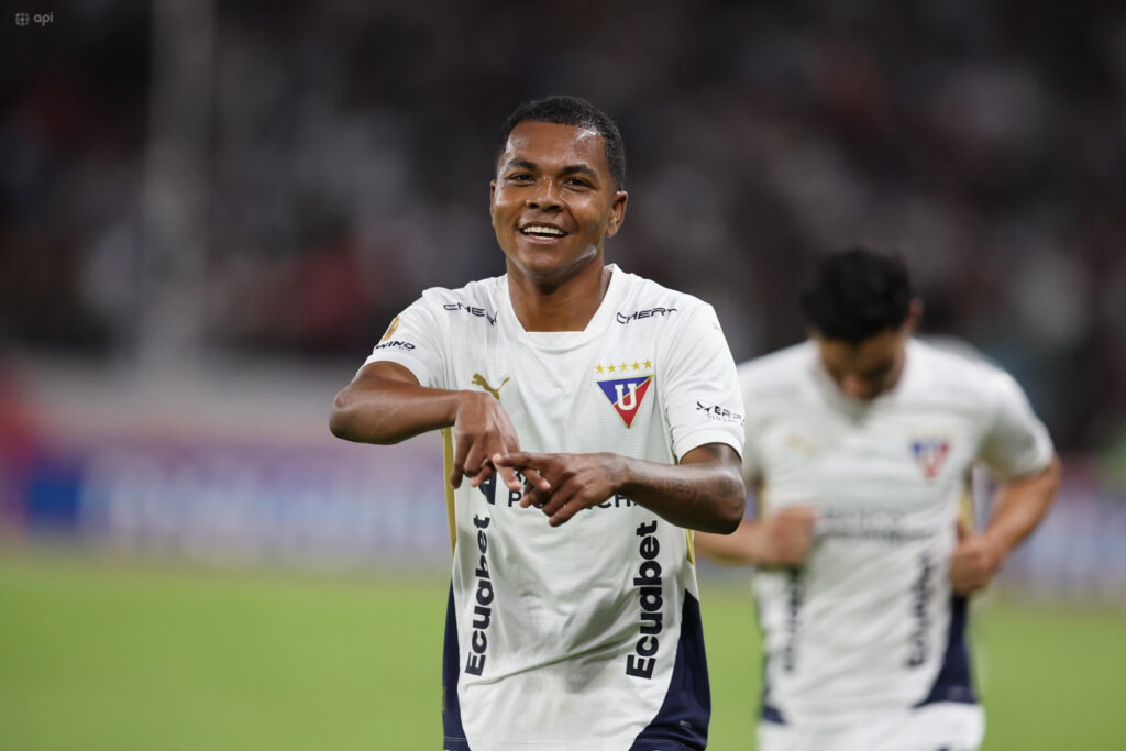 Liga Deportiva Universitaria superó a Barcelona SC con goles de Bryan Ramírez, Michael Estrada y Carlos Gruezo