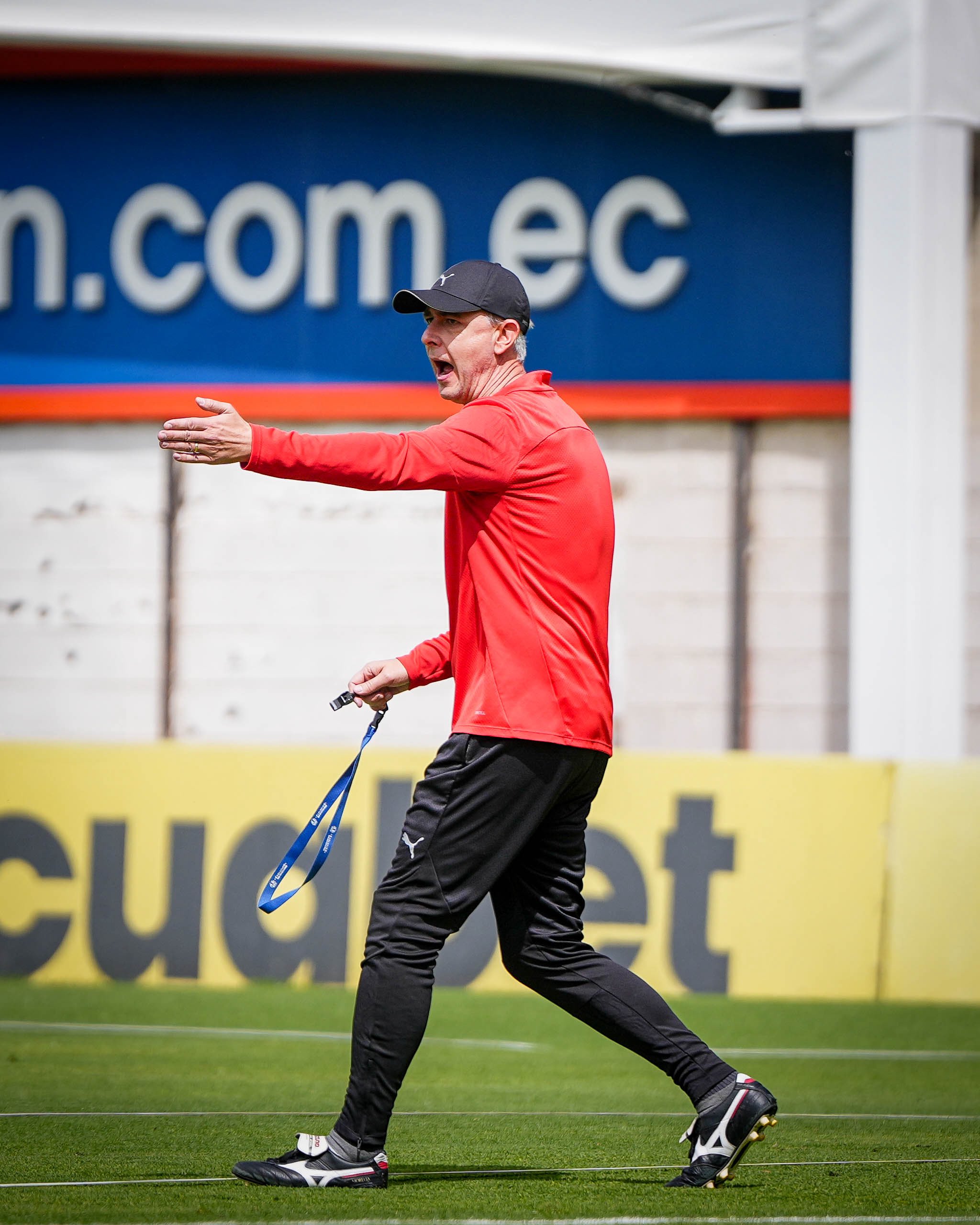 Tiago Nunes dirigió su primera práctica
