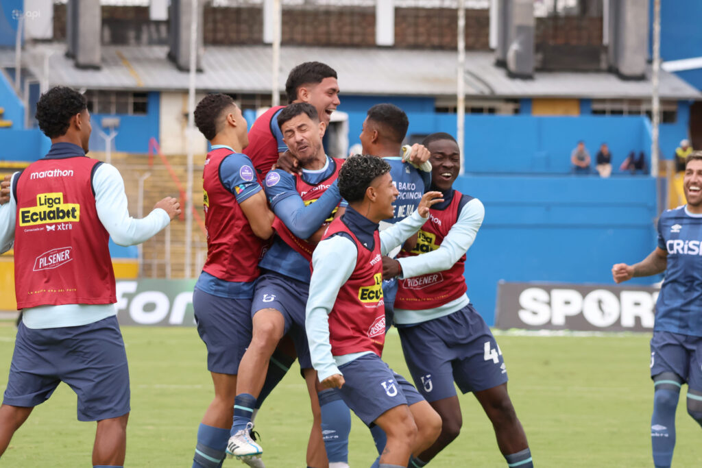 Triunfo contundente de Católica sobre Aucas que lo acerca al hexagonal final
