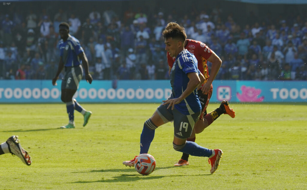 Emelec rescató el empate con 10 jugadores