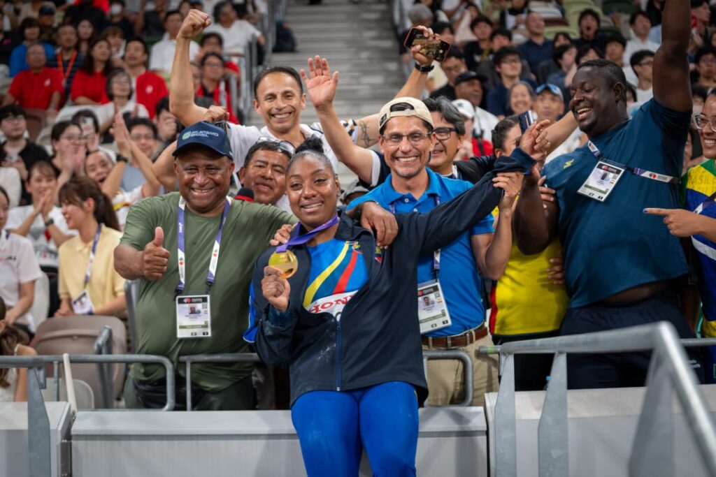Juleisy Angulo hace historia y se corona campeona mundial de jabalina en Tokio