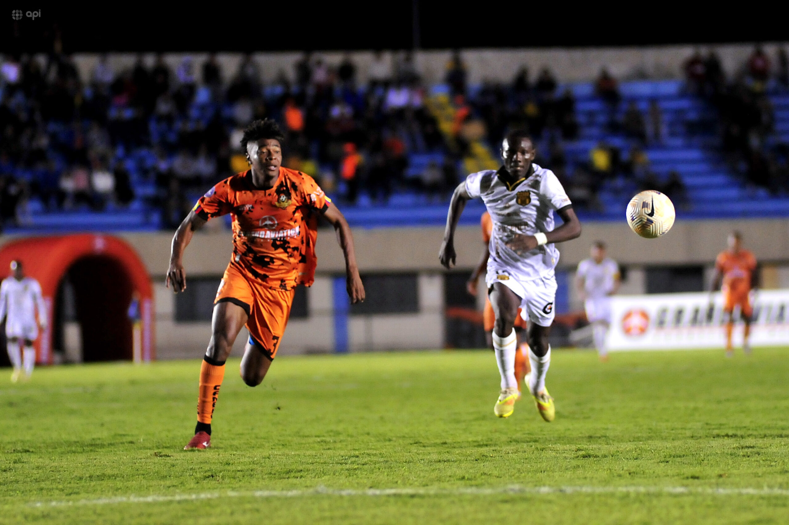 Libertad rescató un empate sobre la hora ante Barcelona en Loja