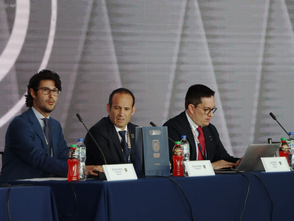 Posibles cambios en Serie A y B marcan agenda del fútbol ecuatoriano