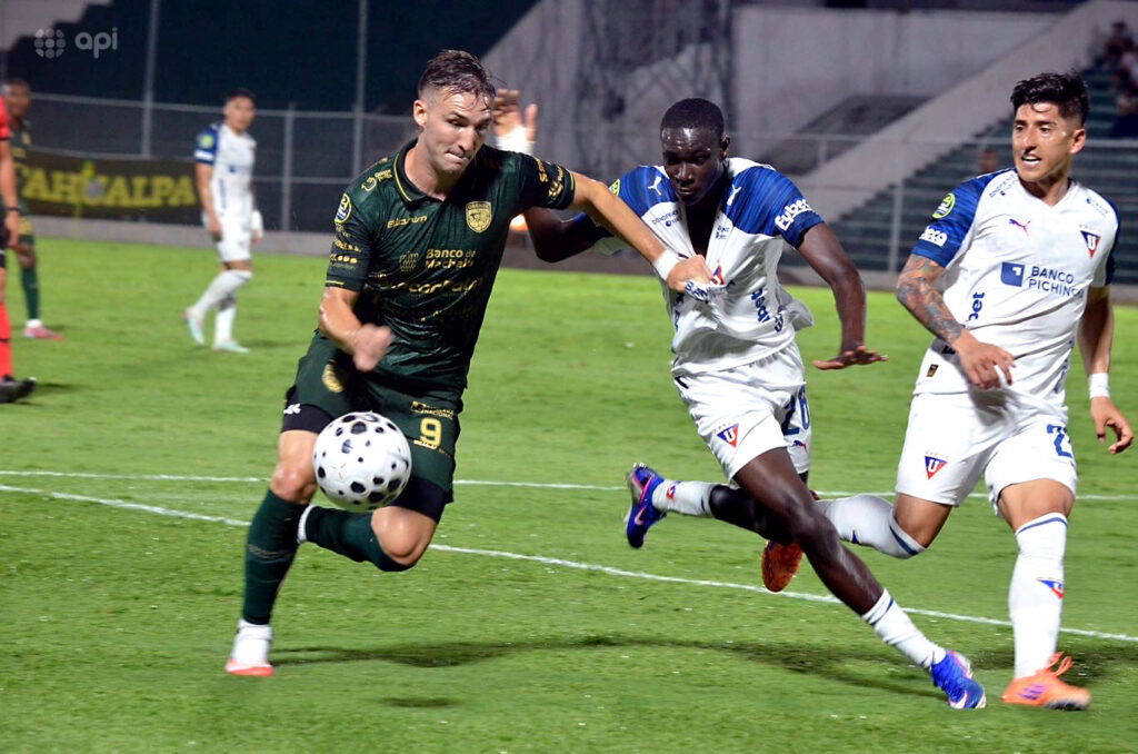 Liga comienza la temporada 2026 con victoria en Machala