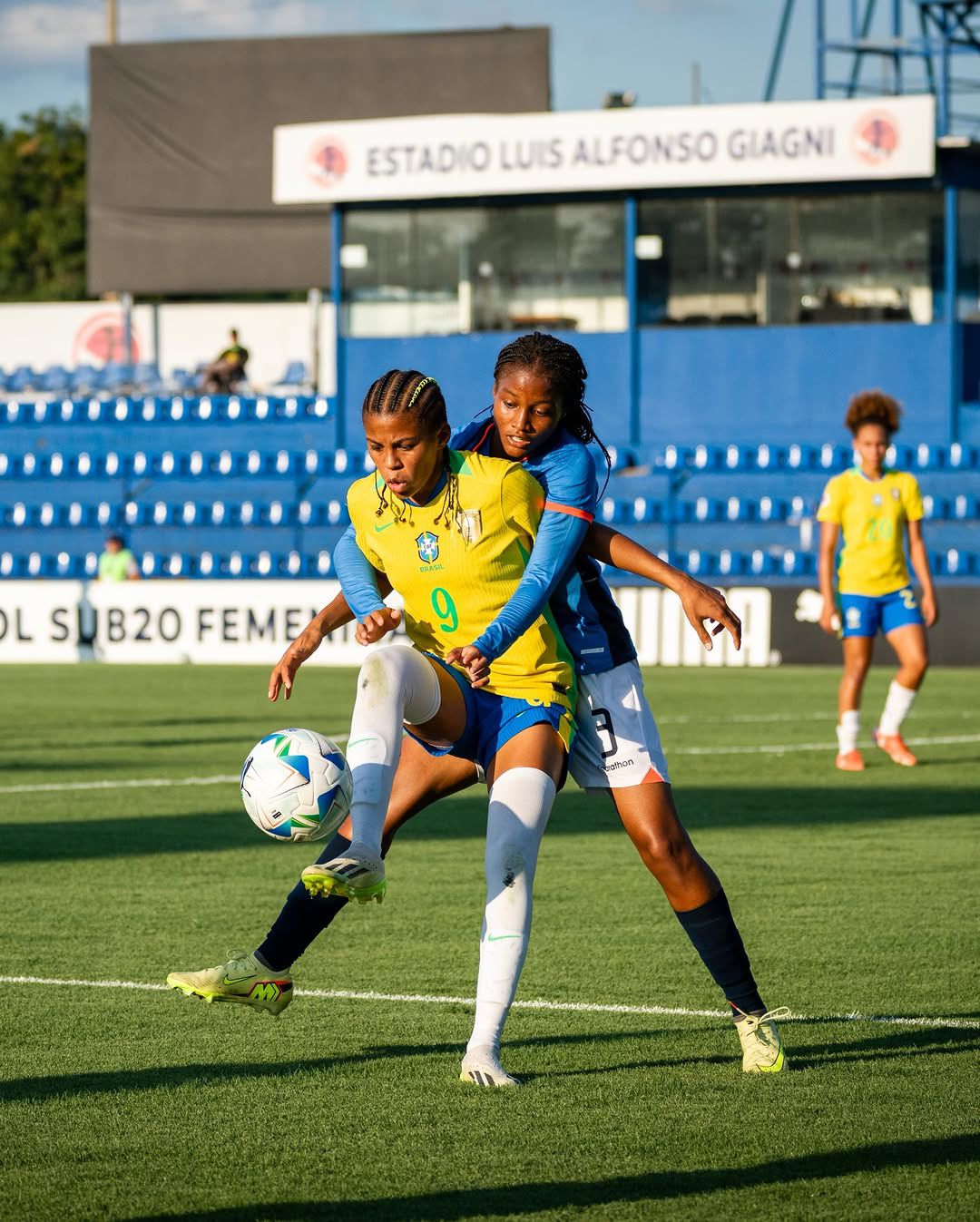 La Tri femenina perdió en su debut