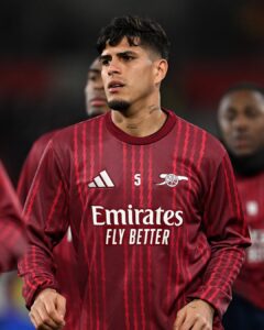 Asistencia de Piero Hincapié en el empate del Arsenal ante Brentford