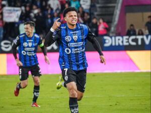 Patrick Mercado será intervenido este lunes por su lesión de ligamento cruzado