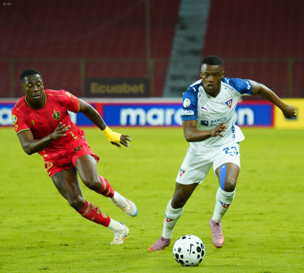 Liga no encontró su juego y empató ante Aucas en el Rodrigo Paz