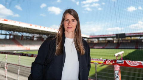 Marie-Louise Eta, la primera mujer en dirigir un equipo de la Bundesliga