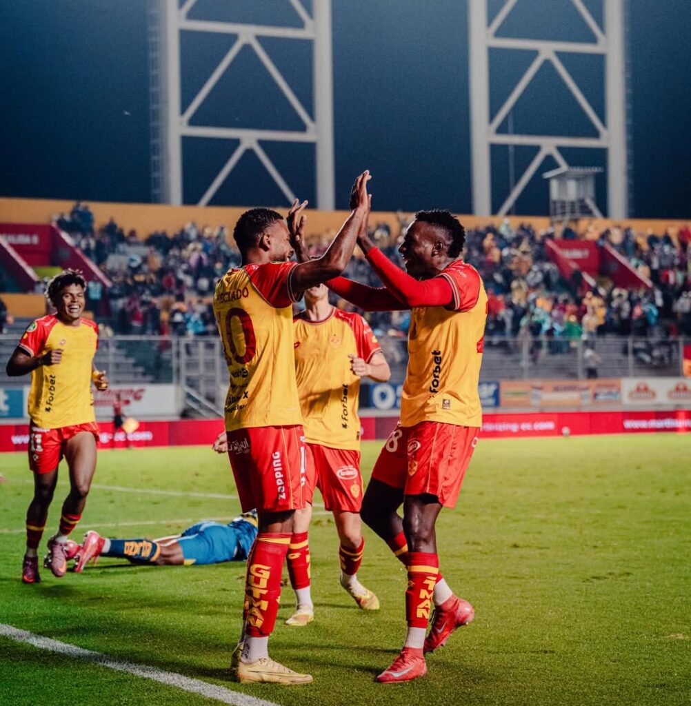 Aucas ganó a Delfín en el cierre y escaló al tercer lugar de la tabla