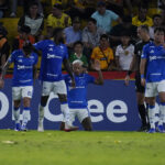 Cruzeiro y Keny Arroyo cortan la buena racha de Barcelona