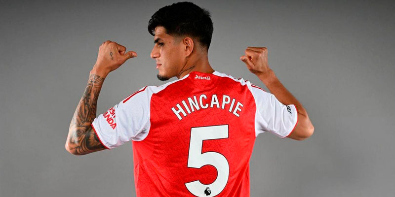 Piero Hincapié elegido jugador del mes de febrero en el Arsenal