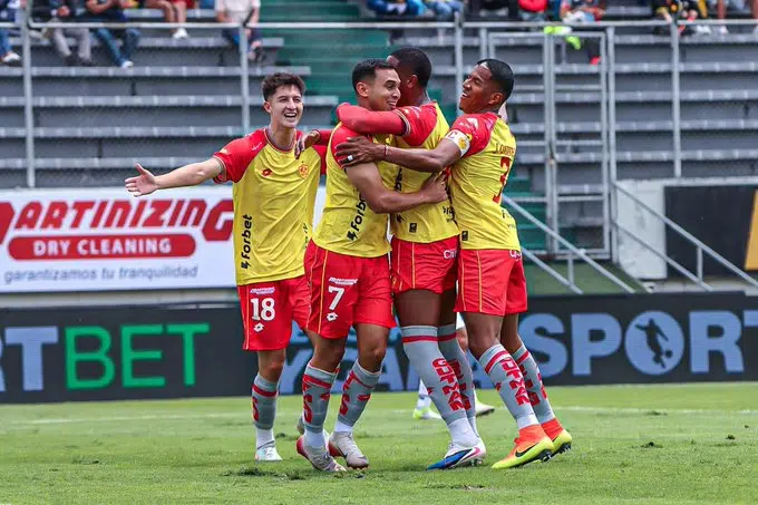 Norberto Araujo: “Me deja tranquilo ver que los jugadores  ya toman decisiones dentro de la cancha”