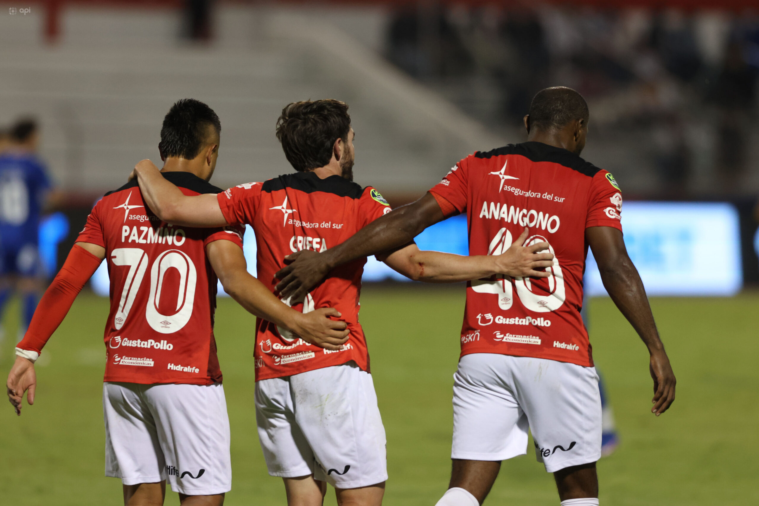 Leones venció a Emelec en el Olímpico de Ibarra
