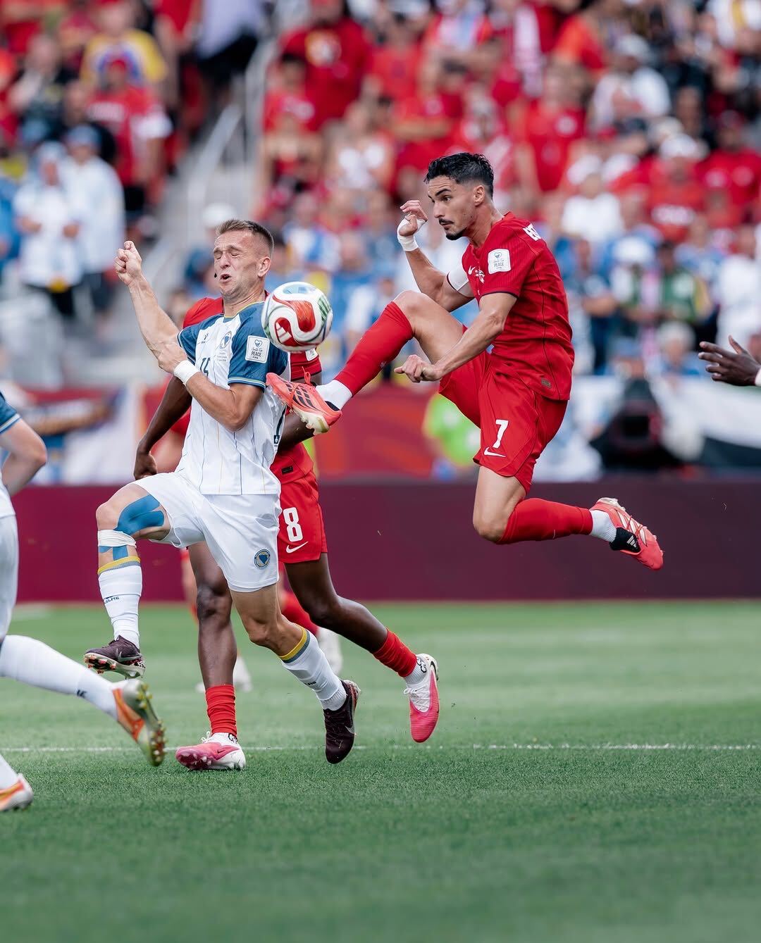 Canadá y Bosnia reparten puntos en su debut mundialista