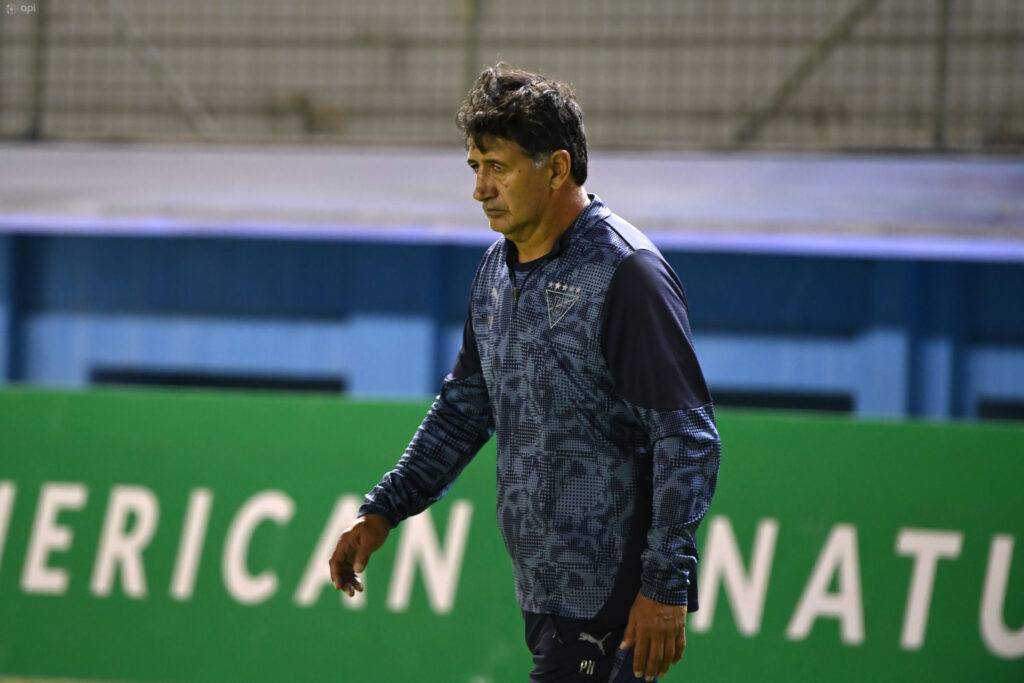 Patricio Hurtado: “Por estas situaciones del arbitraje nos complicaron mucho”