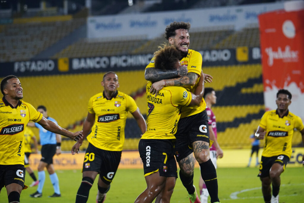 Barcelona venció en el último minuto al IDV