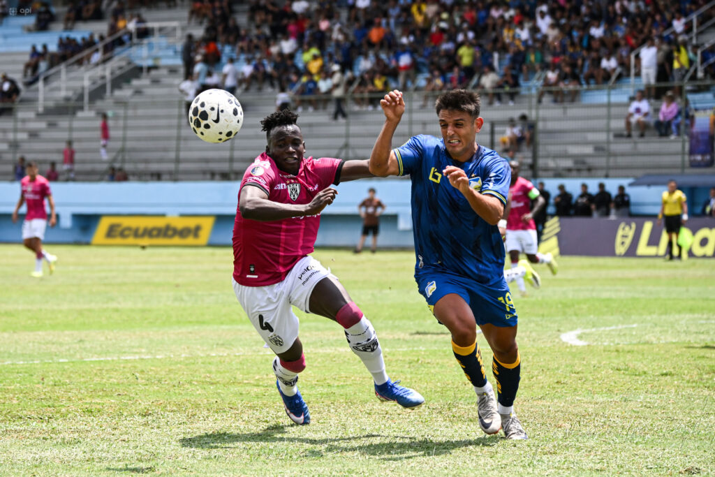 Delfín e IDV juegan la primera semi de la Copa Ecuador